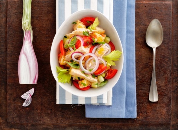 Panzanella con filetti di sgombro