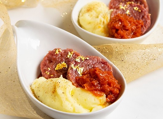 Cotechino con chutney di cipolle rosse e alici