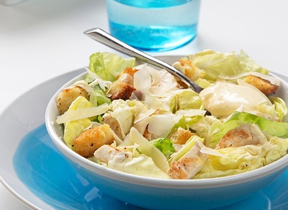 Caesar salad con pollo e Maionese alle Acciughe Zarotti
