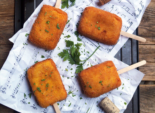 Mozzarella in carrozza sullo stecco, con acciughina Zarotti
