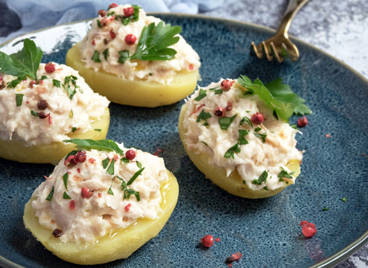Patate con tonno e maionese di cavolfiore