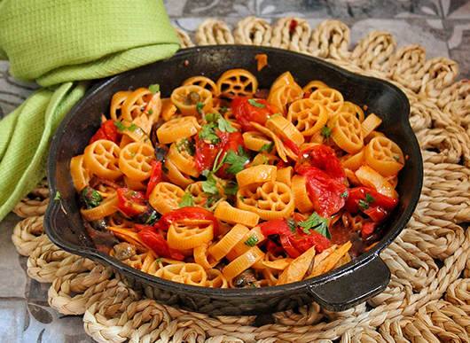Puttanesca di mare con ventresca di tonno