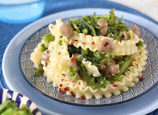 Reginette con cime di rapa e crema di acciughe