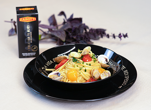 Linguine con lupini, pomodorini e Colatura di Alici